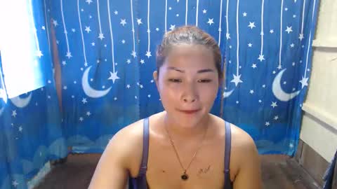 Snapshot of lovely_singlemom chatting on 11-18-25, 12:16 ask me dear online show from 11-18-25, 12:16