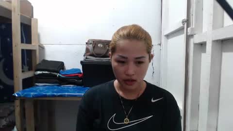 Snapshot of lovely_singlemom chatting on 05-25-26, 12:38 ask me dear online show from 05-25-26, 12:38