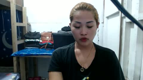 Snapshot of lovely_singlemom chatting on 05-28-26, 04:54 ask me dear online show from 05-28-26, 04:54