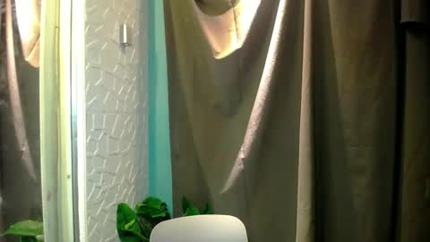 Snapshot of lovely_thea_xoxo chatting on 04-29-26, 06:03 Thea online show from 04-29-26, 06:03