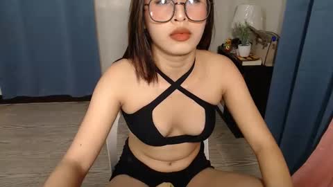 Snapshot of lovely_zoeyx chatting on 03-03-26, 02:28 Zoey online show from 03-03-26, 02:28