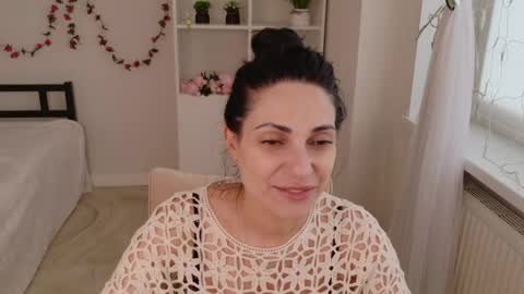Snapshot of lovelybeatricee chatting on 05-26-26, 10:44 Beatrice online show from 05-26-26, 10:44