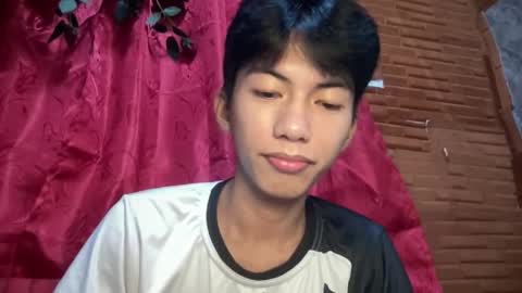 Snapshot of lovelyboy_jm chatting on 05-11-26, 02:45 lovelyboy_jm online show from 05-11-26, 02:45