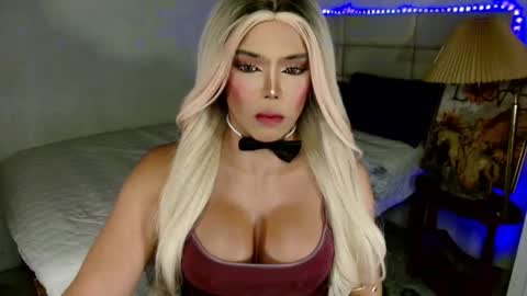 LOVELY CAREL 777 online show from 12-02-25, 08:48