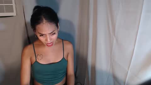 Snapshot of lovelycarmilla chatting on 11-25-25, 12:38 Carnilla online show from 11-25-25, 12:38