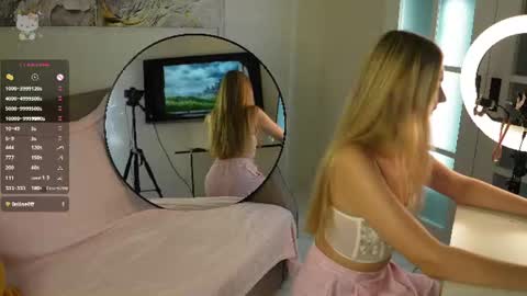 Snapshot of lovelygracee chatting on 06-18-26, 04:22 lovelygracee online show from 06-18-26, 04:22