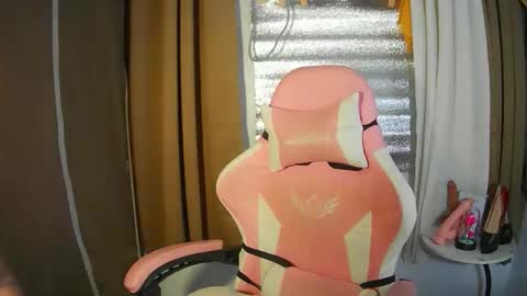 Snapshot of lovelykayleexx chatting on 11-13-25, 05:50 ara online show from 11-13-25, 05:50