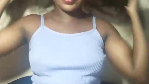 lovelylarra online show from 04-02-26, 06:49