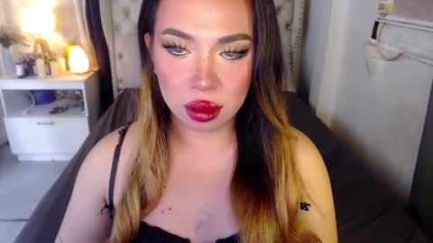 Snapshot of lovelymarie69 chatting on 12-06-24, 06:50 Rebeca online show from 12-06-24, 06:50