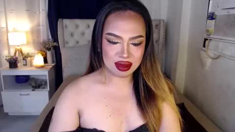 Snapshot of lovelymarie69 chatting on 01-12-25, 05:01 Rebeca online show from 01-12-25, 05:01