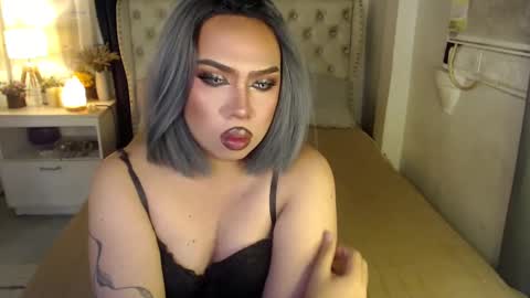 Snapshot of lovelymarie69 chatting on 01-19-25, 08:19 Rebeca online show from 01-19-25, 08:19