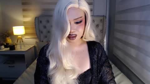 Snapshot of lovelymarie69 chatting on 05-23-26, 12:31 Rebeca online show from 05-23-26, 12:31