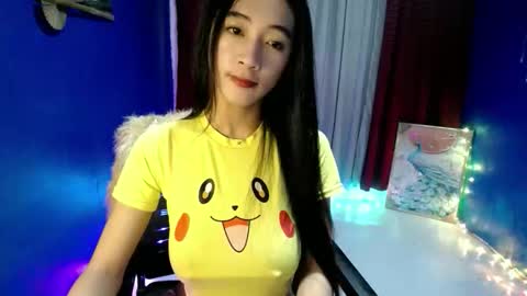 lovelypetite143 online show from 04-15-26, 02:24
