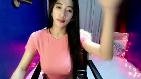 lovelypetite143 online show from 04-16-26, 03:57
