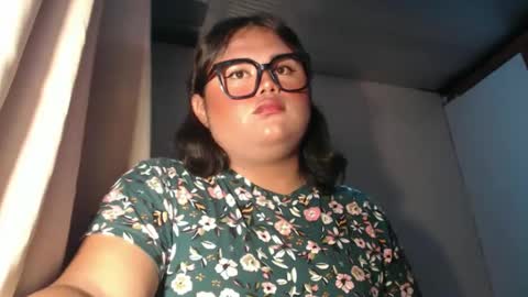 Snapshot of lovelypinaychubsx chatting on 12-28-24, 02:53 lovely online show from 12-28-24, 02:53