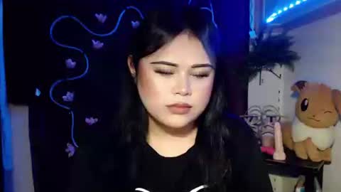 Snapshot of lovelypinaychubsx chatting on 11-25-25, 01:00 lovely online show from 11-25-25, 01:00