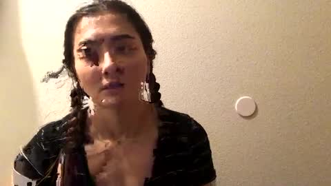 Snapshot of lovelyqueenaria chatting on 12-16-24, 07:10 Queen Aria online show from 12-16-24, 07:10