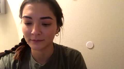 Snapshot of lovelyqueenaria chatting on 12-17-24, 07:15 Queen Aria online show from 12-17-24, 07:15