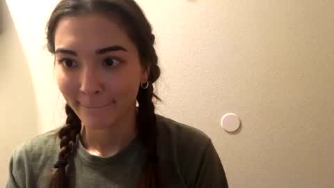 Snapshot of lovelyqueenaria chatting on 12-17-24, 10:22 Queen Aria online show from 12-17-24, 10:22