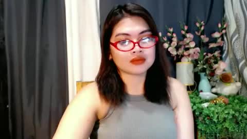 Snapshot of lovelyrhean chatting on 11-04-25, 01:38 Rhean online show from 11-04-25, 01:38