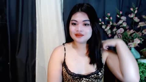 Snapshot of lovelyrhean chatting on 11-10-25, 02:21 Rhean online show from 11-10-25, 02:21
