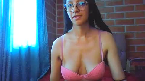 Snapshot of lovelysexxx_ chatting on 05-20-26, 09:32 Tiffany online show from 05-20-26, 09:32