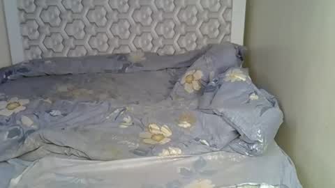 lovelytin online show from 10-01-25, 03:23