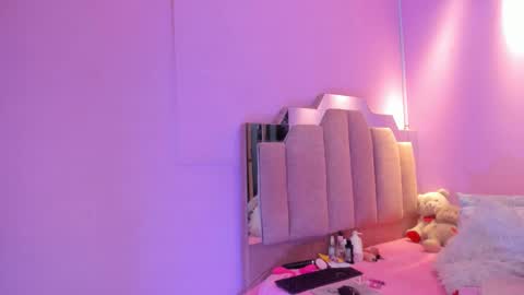 L O V E  online show from 12-04-25, 12:03