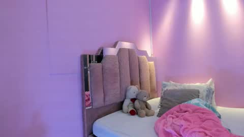 L O V E  online show from 02-01-26, 11:53