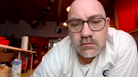 Snapshot of lover010983 chatting on 02-19-25, 07:06 lover010983 online show from 02-19-25, 07:06