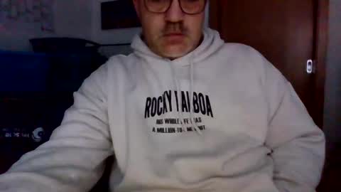 Snapshot of lover010983 chatting on 01-12-26, 07:35 lover010983 online show from 01-12-26, 07:35