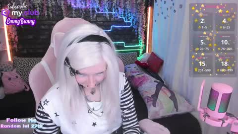 Snapshot of lover_emmy chatting on 01-21-25, 03:43 Emmy online show from 01-21-25, 03:43