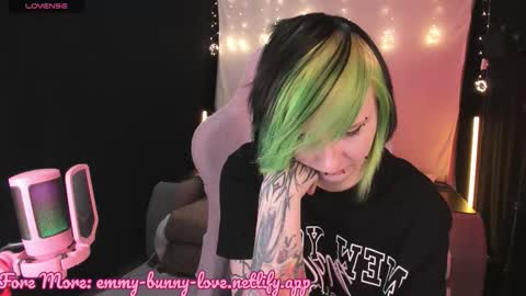 Snapshot of lover_emmy chatting on 10-26-25, 02:45 Emmy online show from 10-26-25, 02:45