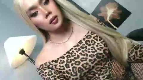 lovers moon22 online show from 04-19-26, 06:10