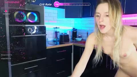 Snapshot of lovesdogs34 chatting on 01-05-26, 05:27 Kate OnFire online show from 01-05-26, 05:27