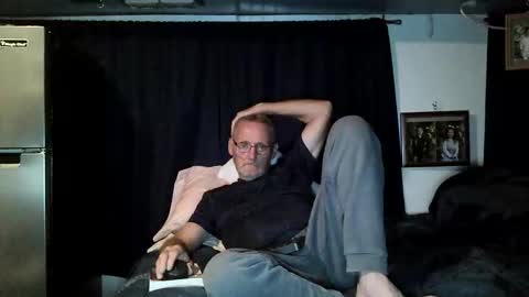 Snapshot of lovesex6565 chatting on 09-26-25, 12:36 just here to have fun and cum online show from 09-26-25, 12:36