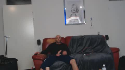 Snapshot of loveslick583698 chatting on 12-15-25, 06:50 Lovetlick online show from 12-15-25, 06:50