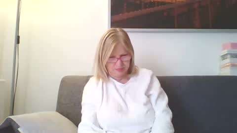 Marlyn online show from 12-18-24, 02:17