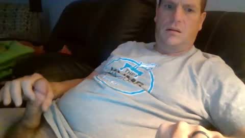 Snapshot of lovetocum37 chatting on 11-29-25, 06:33 lovetocum37 online show from 11-29-25, 06:33