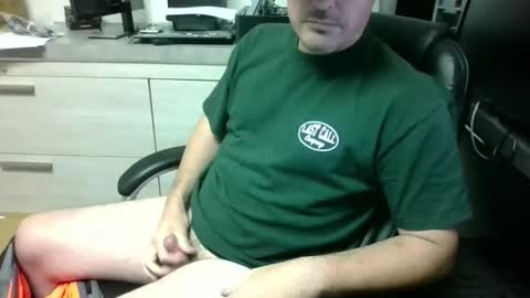 Snapshot of lovetofps chatting on 12-21-25, 05:53 Love2Game online show from 12-21-25, 05:53