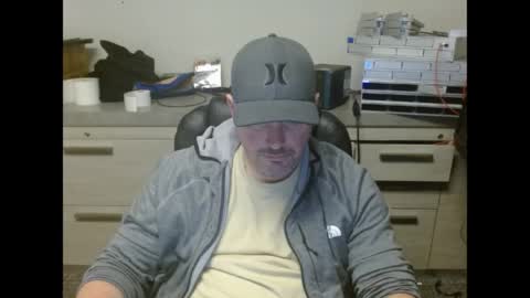 Snapshot of lovetofps chatting on 05-11-26, 11:24 Love2Game online show from 05-11-26, 11:24
