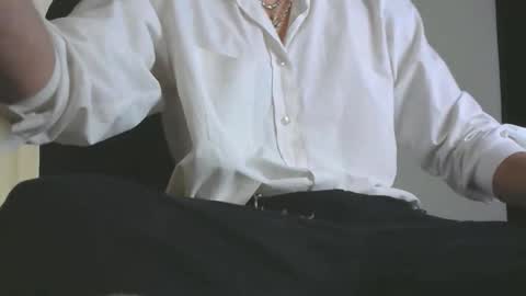 lovexjuxn77 online show from 02-15-26, 06:37