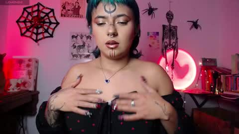 loving_alma online show from 10-28-25, 02:04