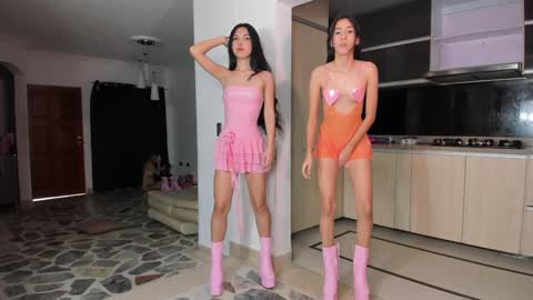 Leslie Emily and New girl Sophie online show from 12-26-24, 04:04