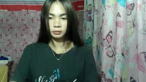 Snapshot of loving_rhean chatting on 05-17-26, 11:17 loving_rhean online show from 05-17-26, 11:17