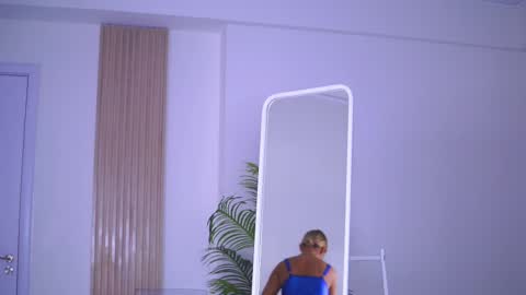 Snapshot of lovingblondie chatting on 02-09-25, 04:46 Nora online show from 02-09-25, 04:46