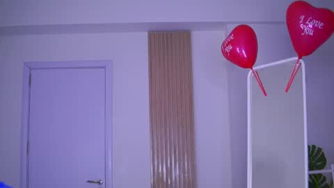 Snapshot of lovingblondie chatting on 02-14-25, 05:09 Nora online show from 02-14-25, 05:09