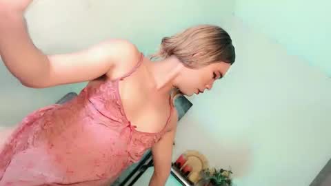 Snapshot of lovingmonaru969 chatting on 05-12-26, 12:02 Lovingmonaru969 online show from 05-12-26, 12:02