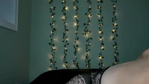 Snapshot of lovingsummer chatting on 11-06-25, 10:43 Summer online show from 11-06-25, 10:43