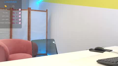 Snapshot of lovlybambi chatting on 03-10-25, 12:26 Vikkkk online show from 03-10-25, 12:26